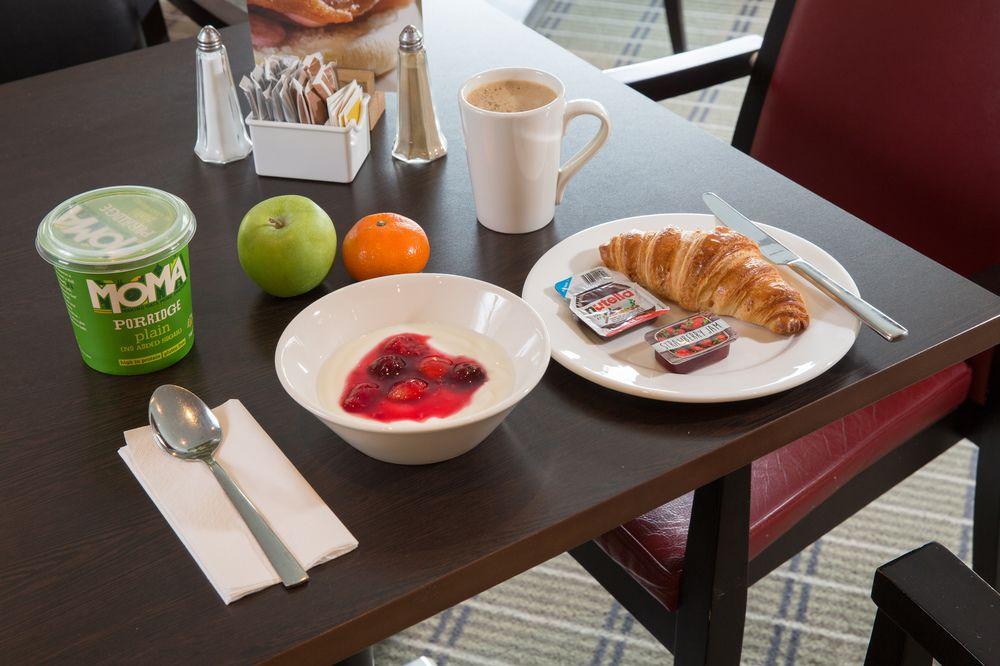 Holiday Inn Express Bedford By Ihg Εξωτερικό φωτογραφία