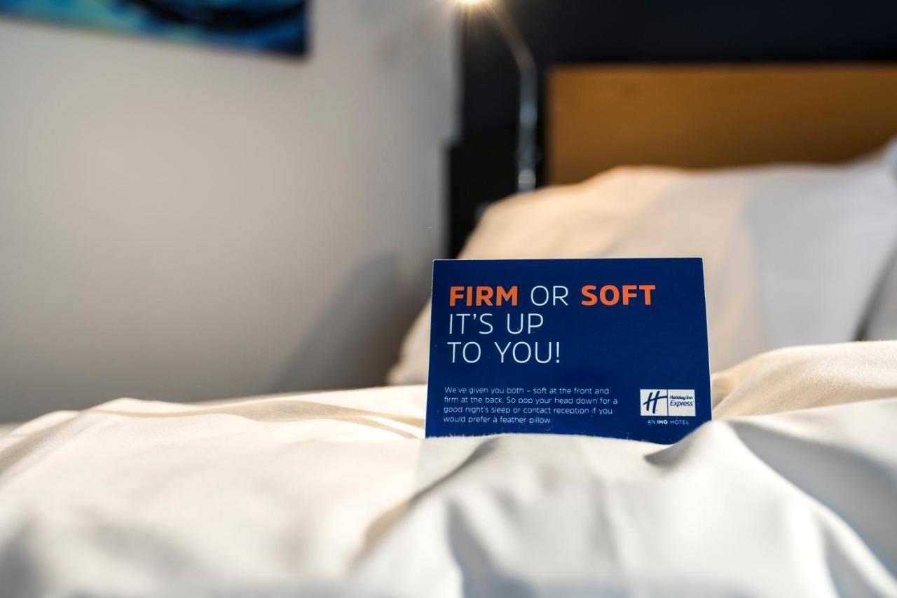 Holiday Inn Express Bedford By Ihg Εξωτερικό φωτογραφία