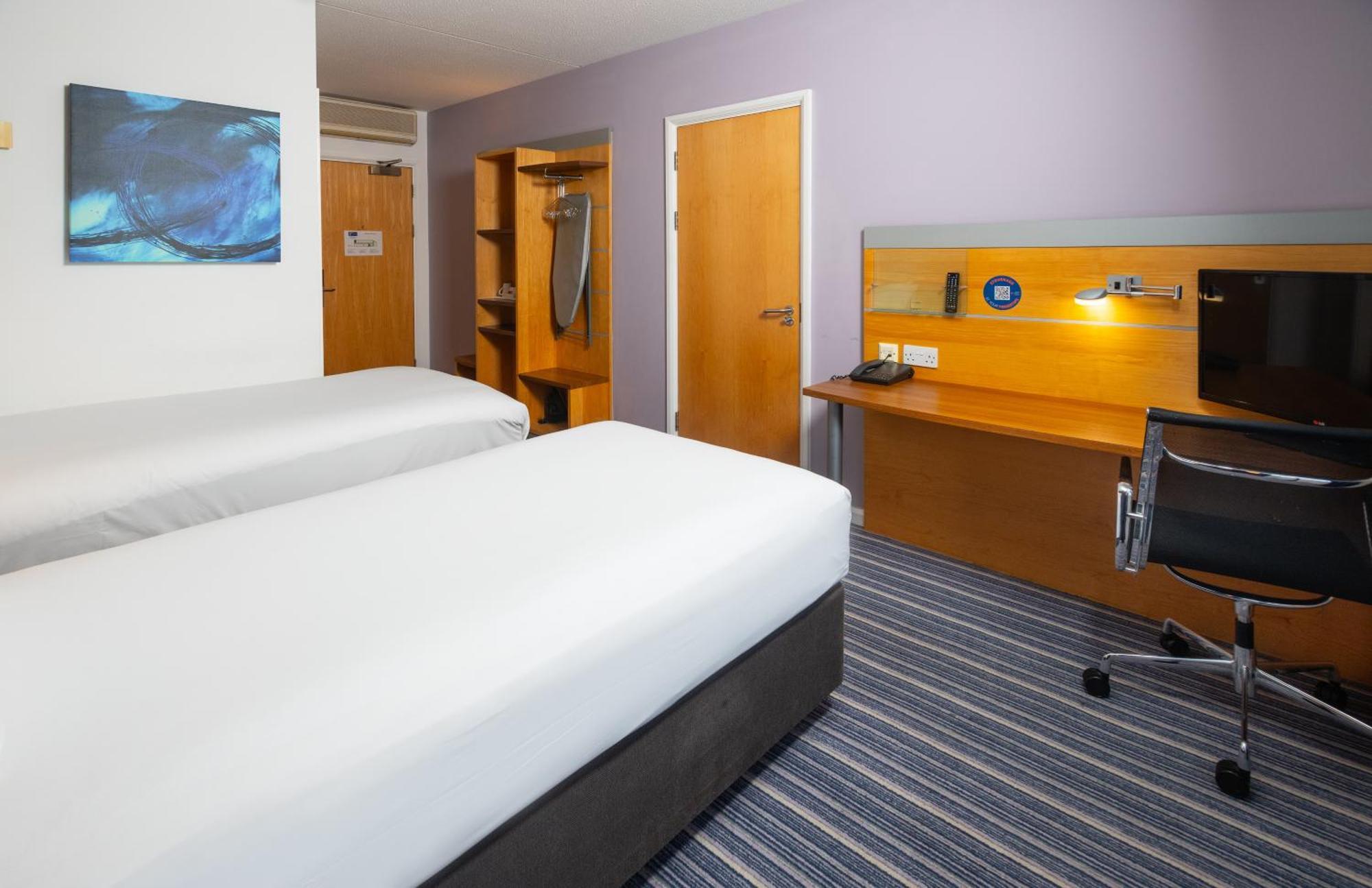 Holiday Inn Express Bedford By Ihg Εξωτερικό φωτογραφία