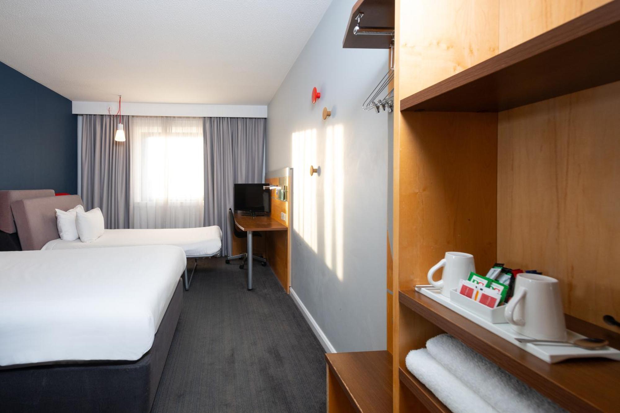 Holiday Inn Express Bedford By Ihg Εξωτερικό φωτογραφία
