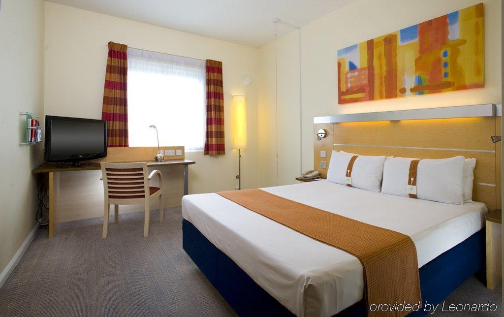 Holiday Inn Express Bedford By Ihg Εξωτερικό φωτογραφία