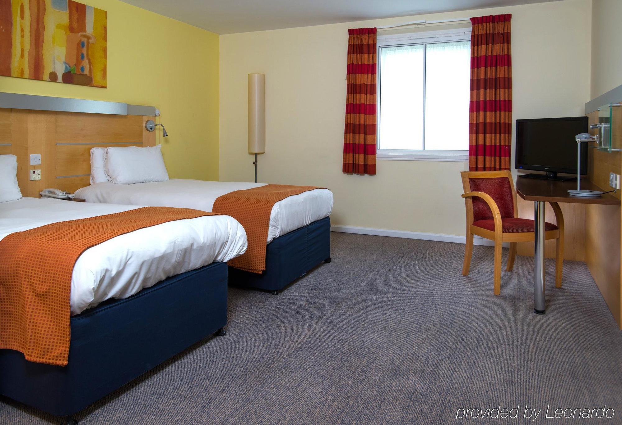 Holiday Inn Express Bedford By Ihg Εξωτερικό φωτογραφία
