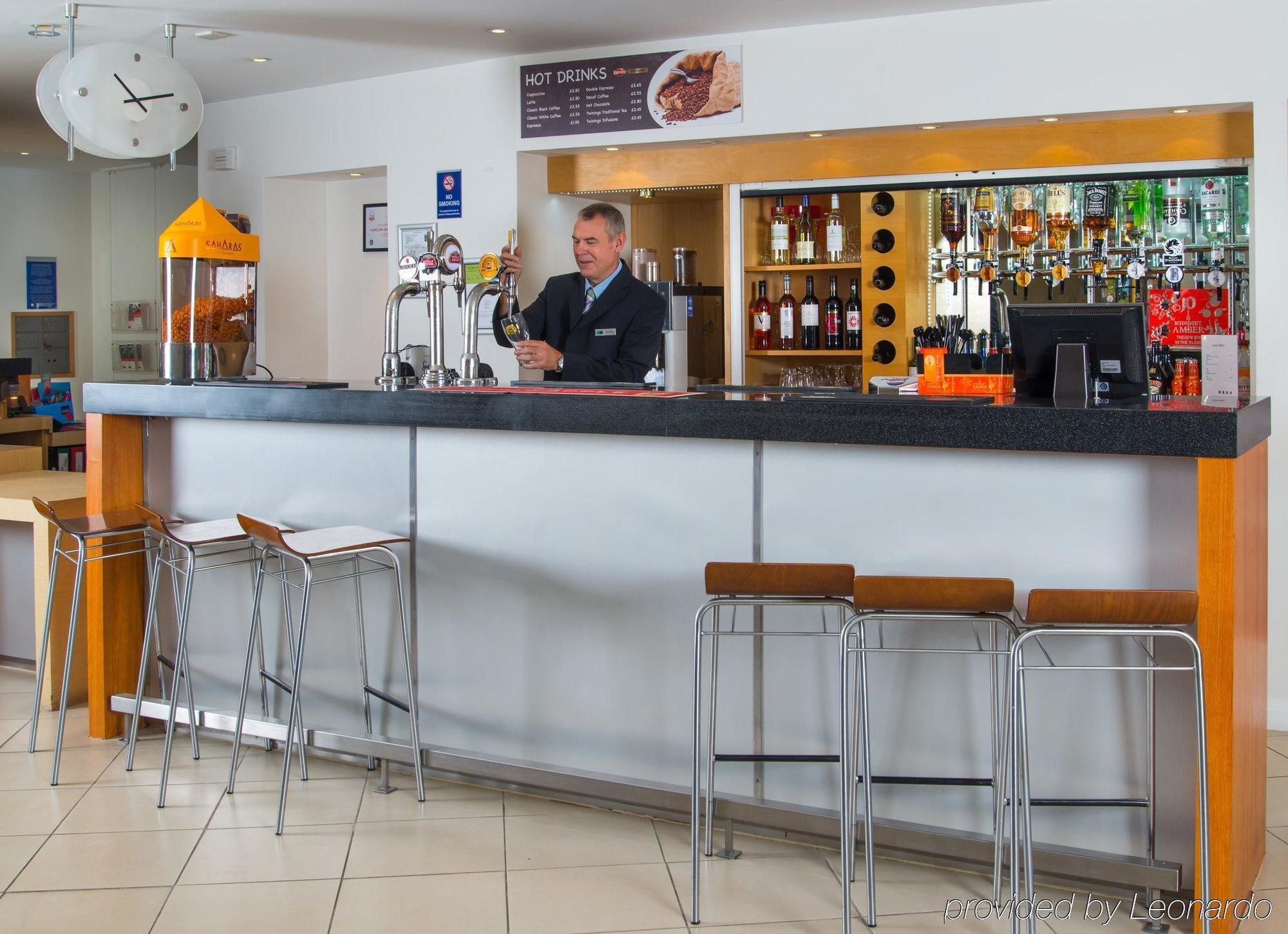 Holiday Inn Express Bedford By Ihg Εξωτερικό φωτογραφία