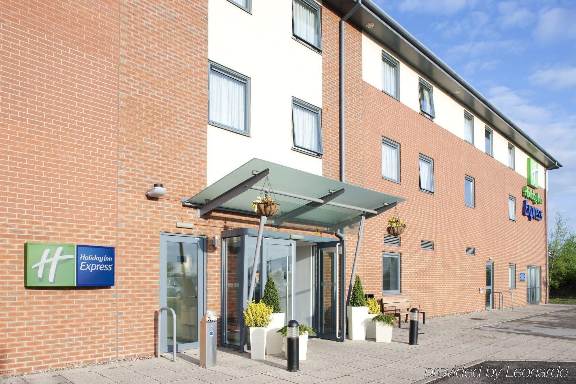 Holiday Inn Express Bedford By Ihg Εξωτερικό φωτογραφία