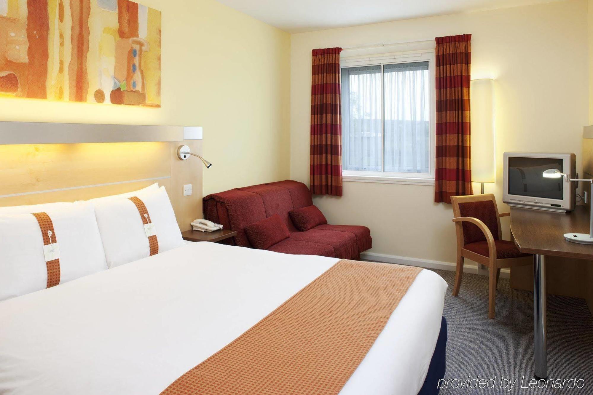 Holiday Inn Express Bedford By Ihg Εξωτερικό φωτογραφία